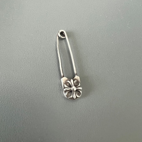 Chrome hearts safety pin - Picture 4 of 4